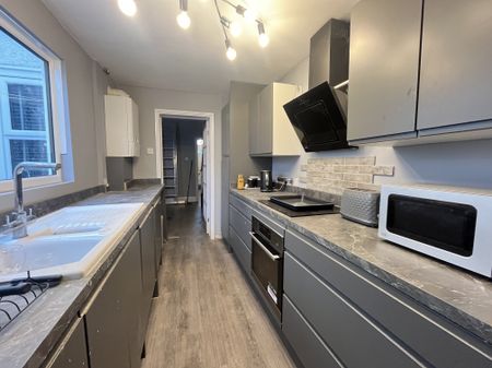 Nelson Road Central, Great Yarmouth - Photo 5