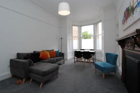 3 bedroom flat to rent - Photo 2