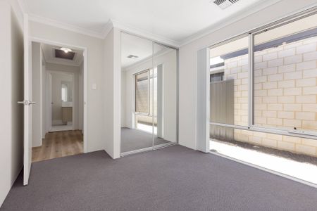 Stylish Comfort Near the Coast - Photo 4