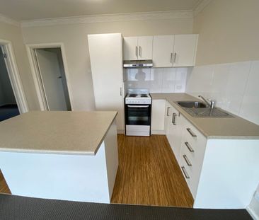 ANOTHER LET BY COMPLETE REAL ESTATE! - Photo 4