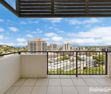 City living with beautiful views - Photo 6