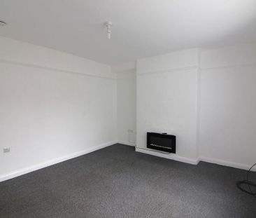 2 bedroom end of terrace house to rent - Photo 3