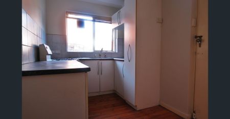 Next to Monash University - Very affordable rent - Photo 3