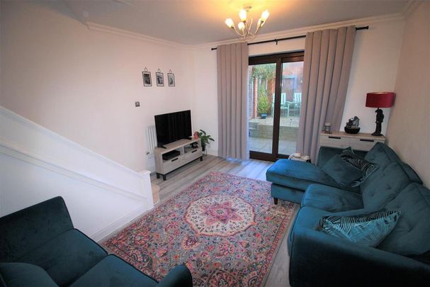 2 bedroom end of terrace house to rent - Photo 1