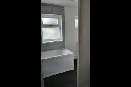 1 Bed Flat, Ley Street, IG1 - Photo 4