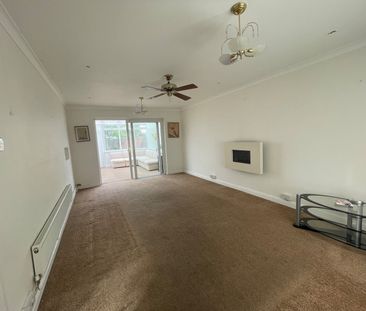 3 Bed Semi-Detached House, Elmore Road, LU2 - Photo 2