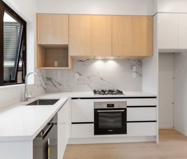 Modern Luxury - Unbeatable Location - Photo 6