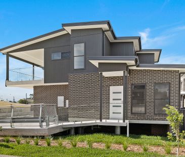 Stylish Brand-New Townhouse in a Prime Position! - Photo 4