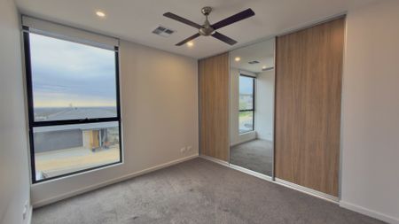 109 Buchanan Drive, Woodforde SA, Belconnen - Photo 3