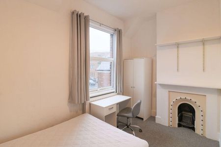 5 bedroom terraced house to rent - Photo 4