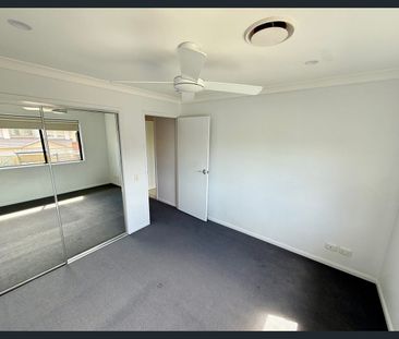 WALK TO BEACH- TOWNHOUSE, security, Lifestyle and Family! - Photo 3