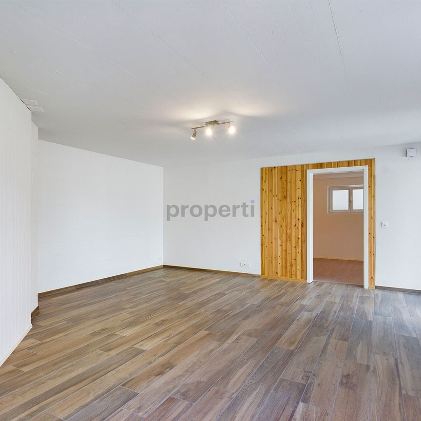 Charmante 2.5-Zimmer Wohnung in ruhigem Einfamilienhaus-Wohnquartier - Photo 1