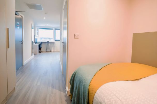 1 Bed Apartment - Photo 1