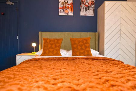 1 bedroom in a house share to rent - Photo 2