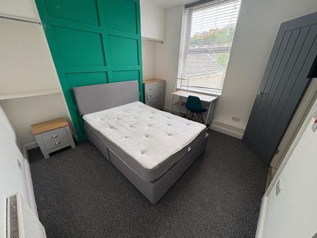 3 bedroom maisonette to rent - Photo 3