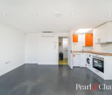Studio to rent - Photo 2