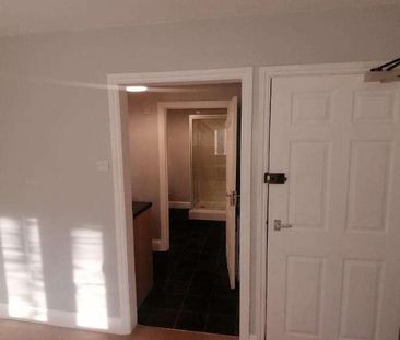 Colerne Drive, Hucclecote, Gloucester, Gloucestershire, GL3 - Photo 4