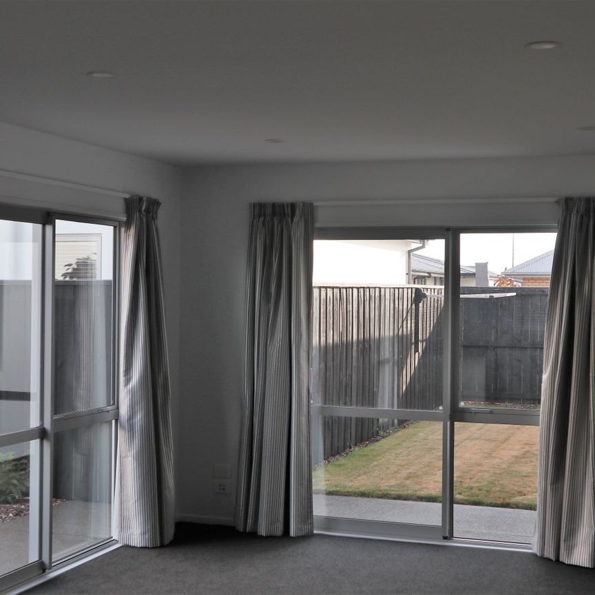 Three bedroom property - Photo 1