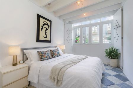 St Lukes Mews, W11 - Photo 3