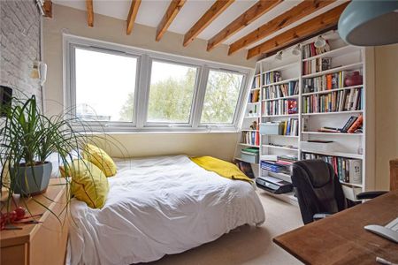 3 bedroom end of terrace house to rent - Photo 5