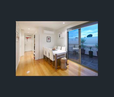 Stylish Apartment - Photo 3