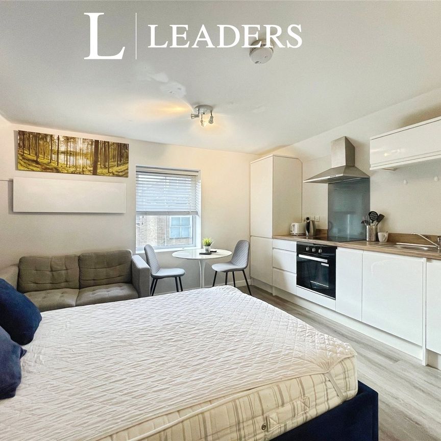 apartment to rent Wootton Gardens, Bournemouth, Dorset, BH1 - Photo 1