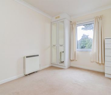 1 bedroom retirement property to rent - Photo 6