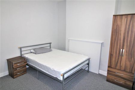 4 bedroom private hall to rent - Photo 5