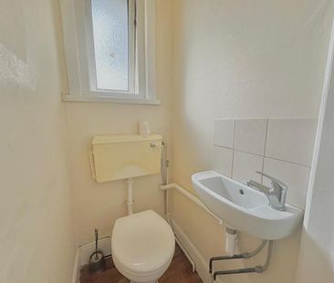 5 bedroom semi-detached house to rent - Photo 5