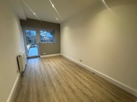 Hanbury Road, Bristol - Photo 1