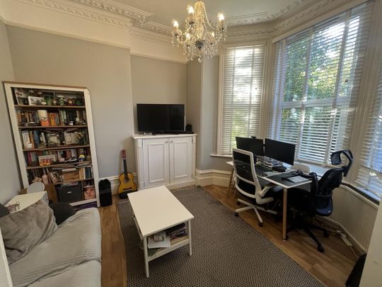 1 Bed Flat, Kings Avenue, SW4 - Photo 1