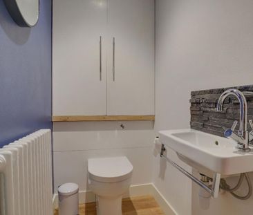 4 bedroom detached house to rent - Photo 2