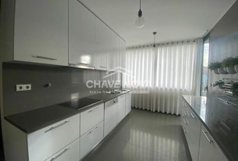 Apartamento T5 em Porto