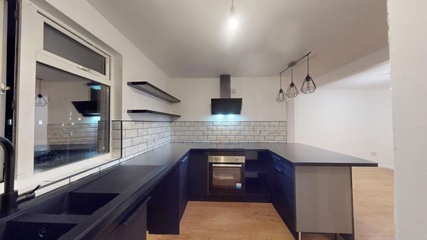 2 bedroom flat to rent - Photo 1