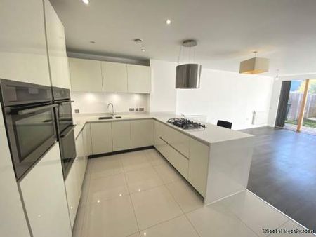 4 bedroom property to rent in London - Photo 3