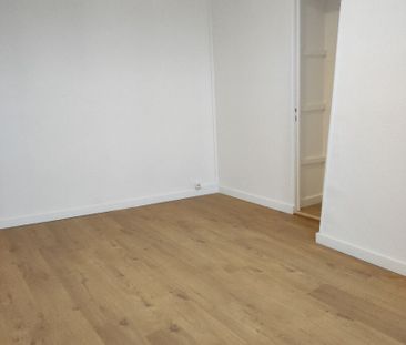Location Appartement 2 pièces 39m² BARENTIN 76360 - Photo 1