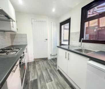 3 bedroom end of terrace house to rent - Photo 6