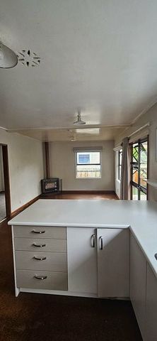 Family home 3-4 bedroom ready to move in - Photo 4