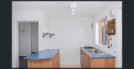 Ground-floor, pet friendly unit - Photo 4