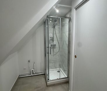 Magnifique STUDIO REFAIT A NEUF RUE DE BERRI - Photo 2