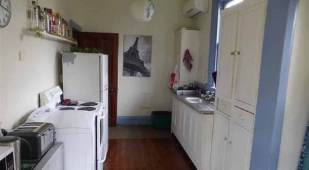 ** BACK UNIT IN CHARACTER VILLA ** - Photo 5