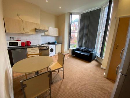2 bedroom flat to rent - Photo 4