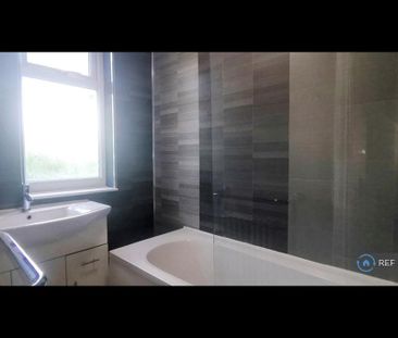 4 bedroom flat to rent - Photo 5