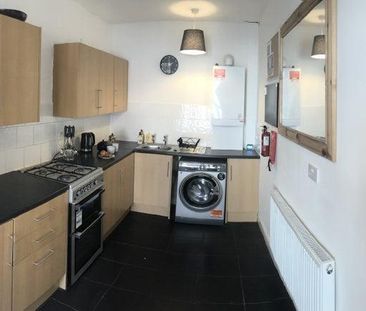 1 bedroom in a house share to rent - Photo 4