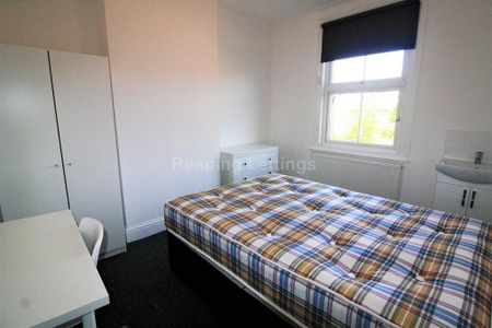 8 bedroom semi-detached house to rent - Photo 5