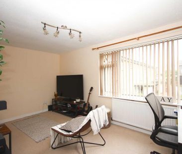 2 bedroom maisonette to rent - Photo 4