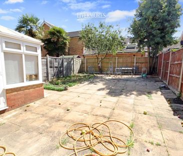 3 bedroom End Terraced to let - Photo 3