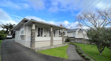 Beautiful Bungalow - Photo 4