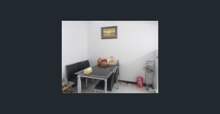 Renovated townhouse - Photo 5