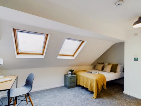 9 Bedroom House - Photo 5